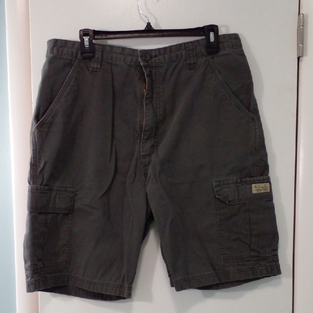 Wrangler Men's Dark Gray Cargo Shorts